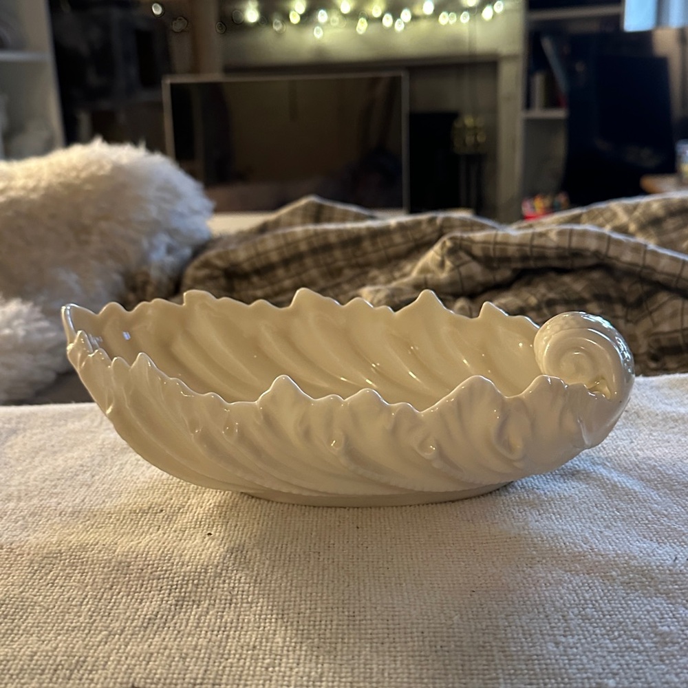Lenox Acanthus Leaf Dish